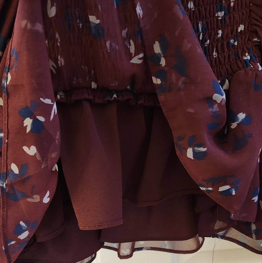 NWOT Stunning Stretch Blouse - Picture 3 of 6